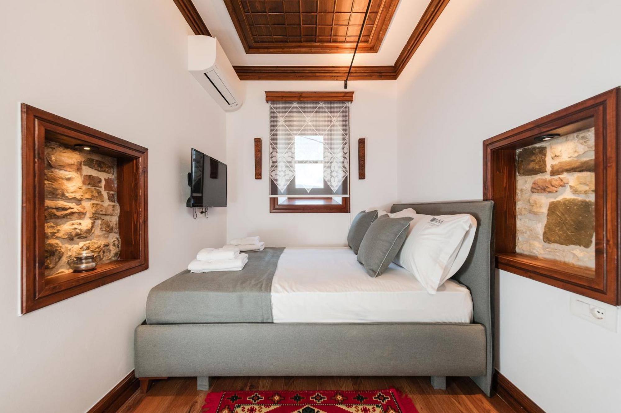 Dam Stone Boutique Hotel Гірокастра Екстер'єр фото