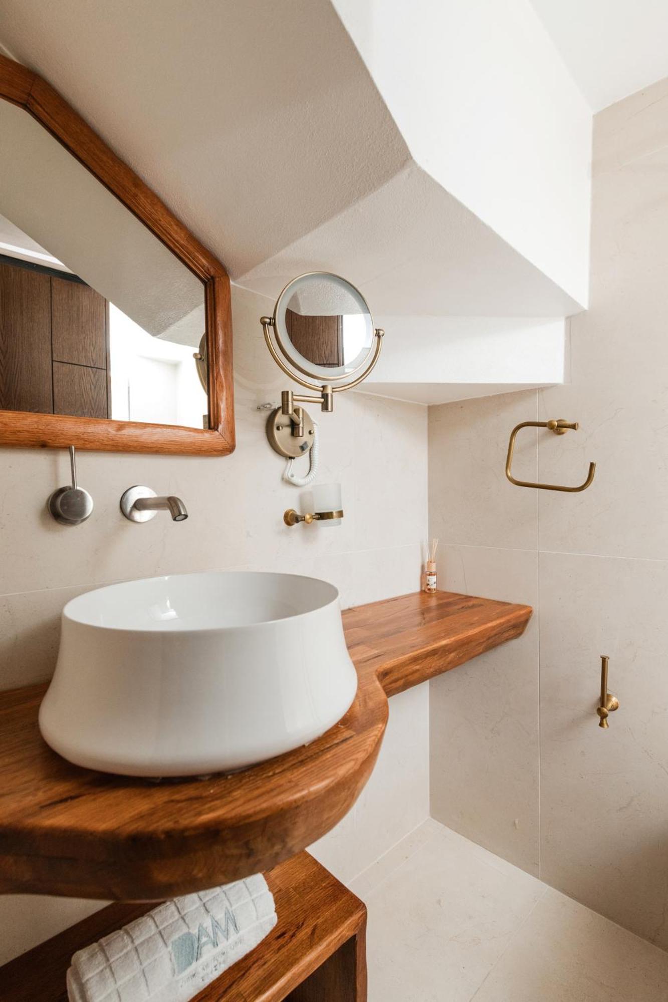 Dam Stone Boutique Hotel Гірокастра Екстер'єр фото