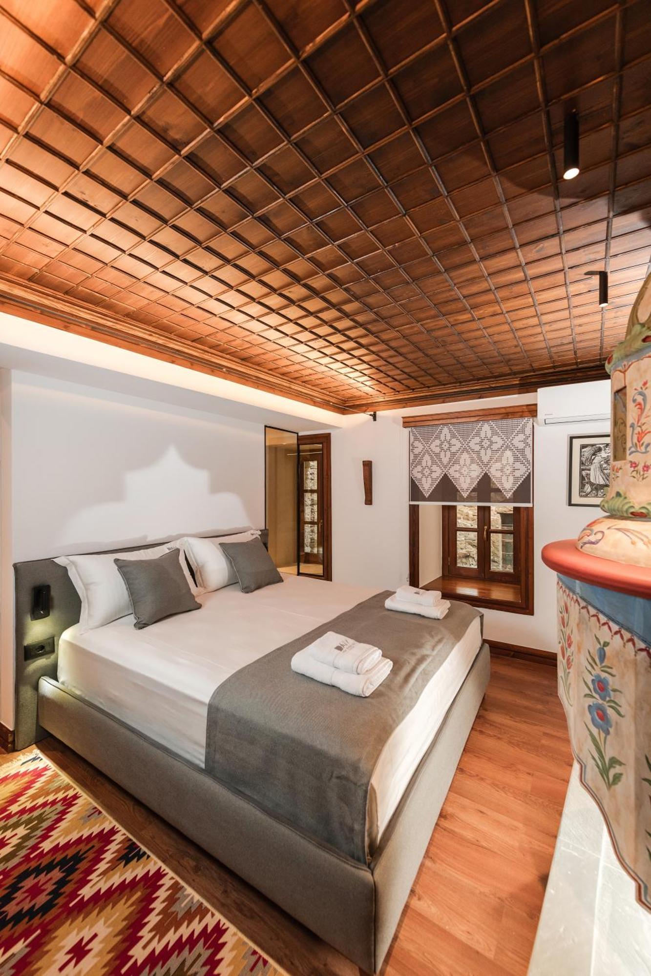 Dam Stone Boutique Hotel Гірокастра Екстер'єр фото