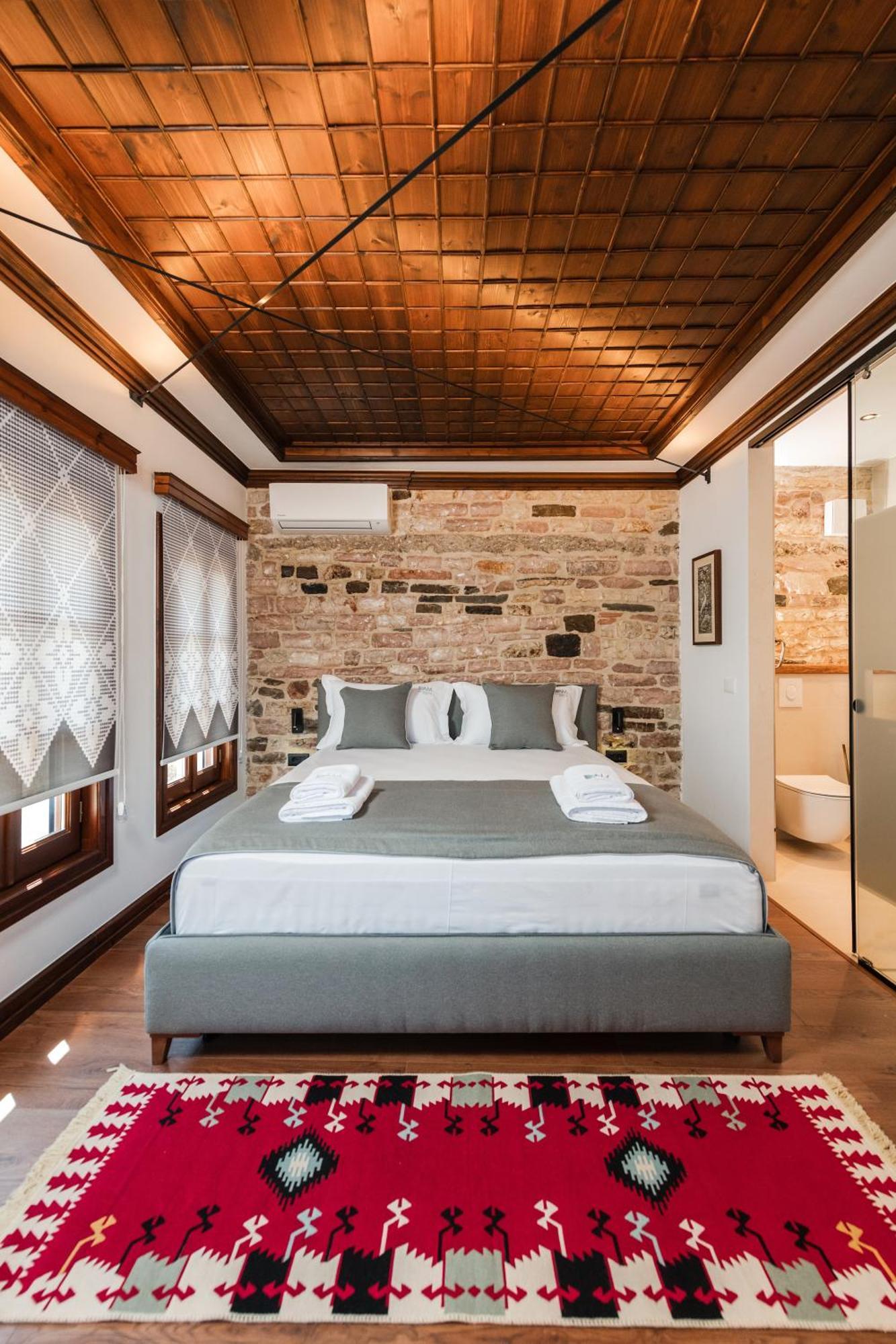 Dam Stone Boutique Hotel Гірокастра Екстер'єр фото