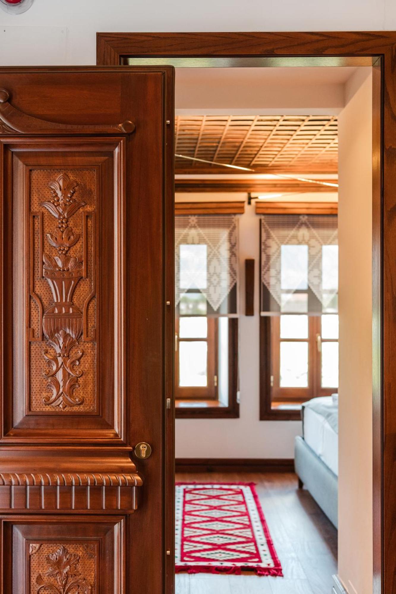 Dam Stone Boutique Hotel Гірокастра Екстер'єр фото