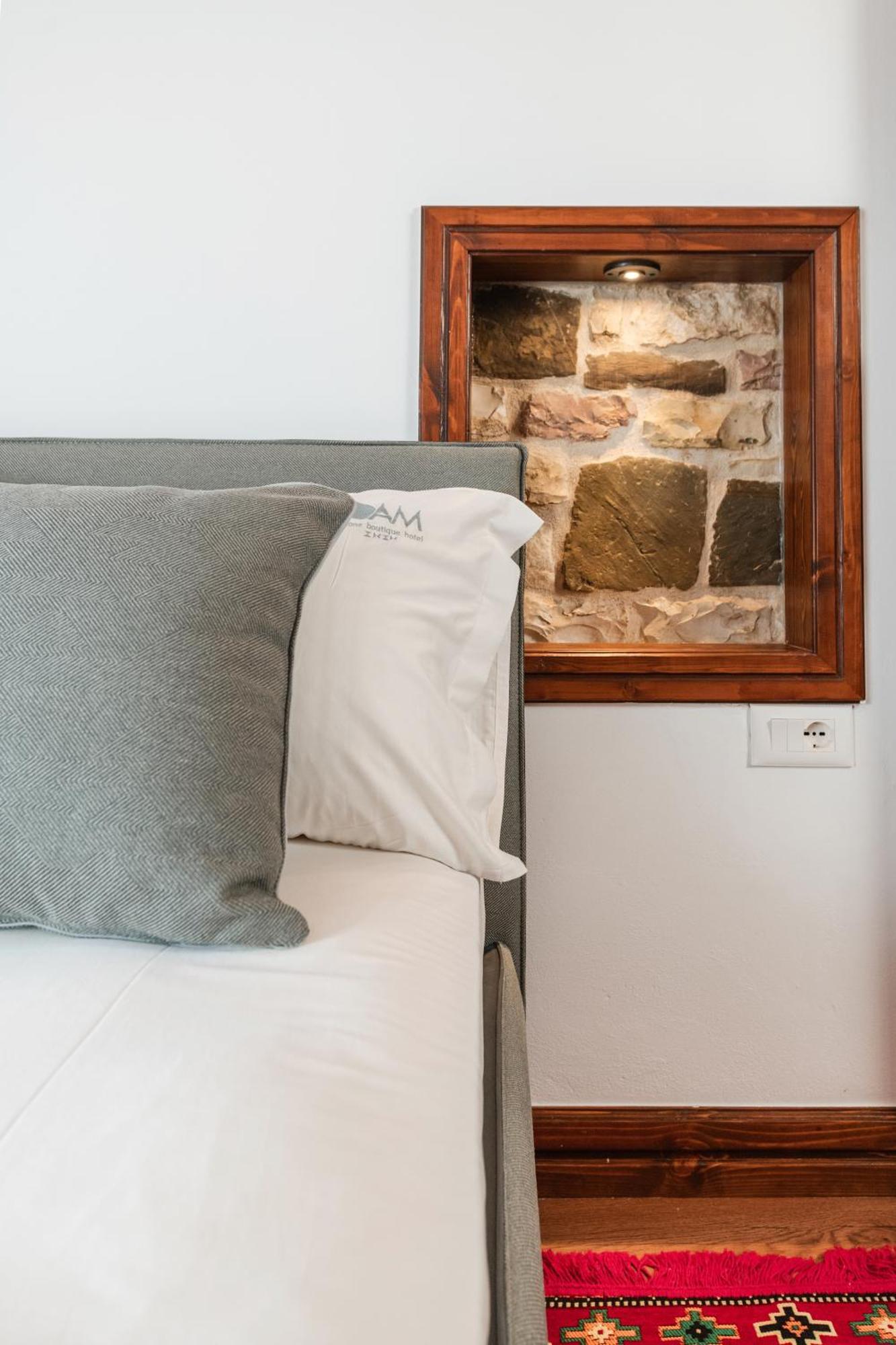 Dam Stone Boutique Hotel Гірокастра Екстер'єр фото