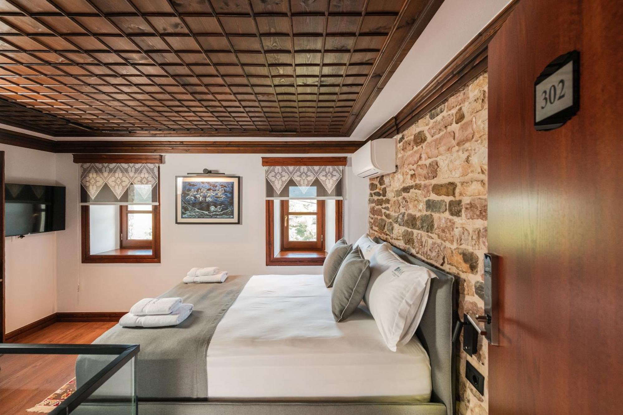 Dam Stone Boutique Hotel Гірокастра Екстер'єр фото