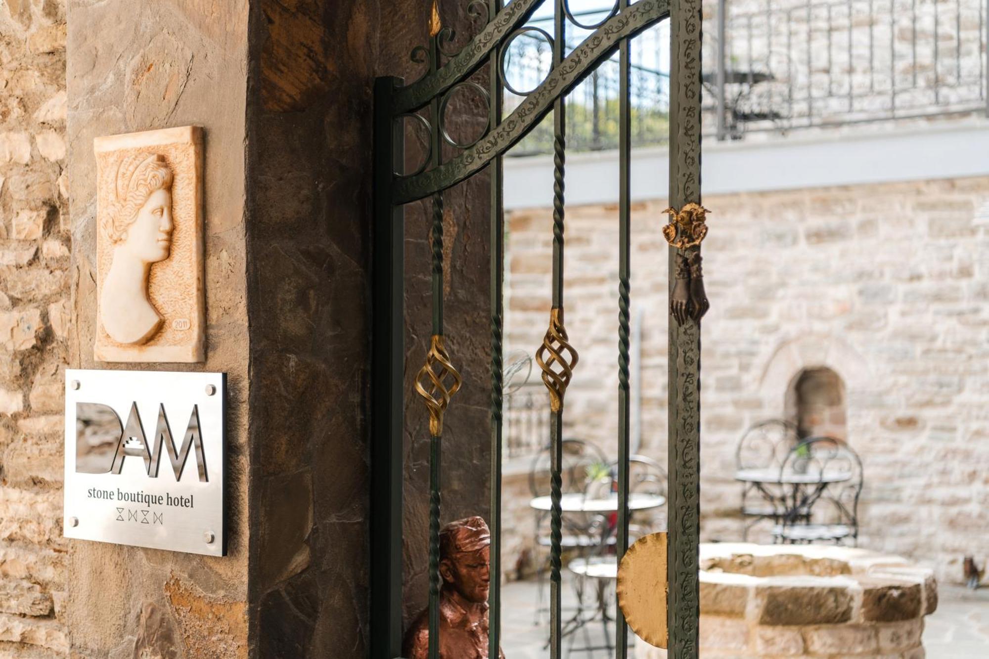 Dam Stone Boutique Hotel Гірокастра Екстер'єр фото